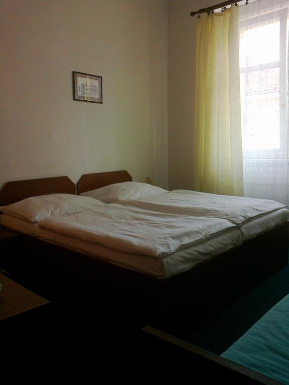 براغ Hotel U Sladku الغرفة الصورة